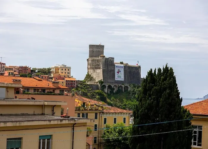 5 Terre, Lerici: La Perla, A 2 Passi Dal Mare
