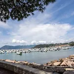 La Perla Del Golfo Apartmán *